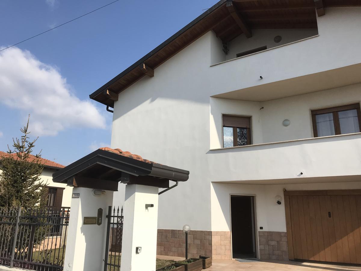 Color House Malpensa B&B Cassano Magnago Εξωτερικό φωτογραφία