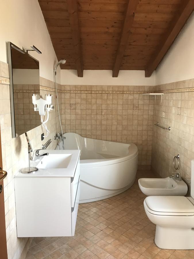 Color House Malpensa B&B Cassano Magnago Εξωτερικό φωτογραφία